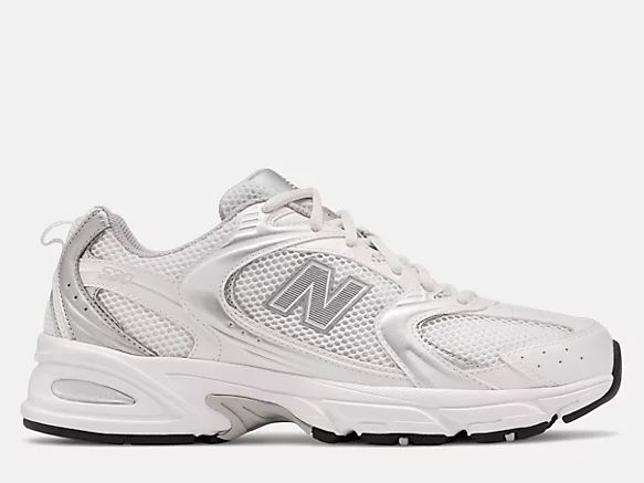 Zapatillas retro New Balance 530 blancas con detalles en plateado